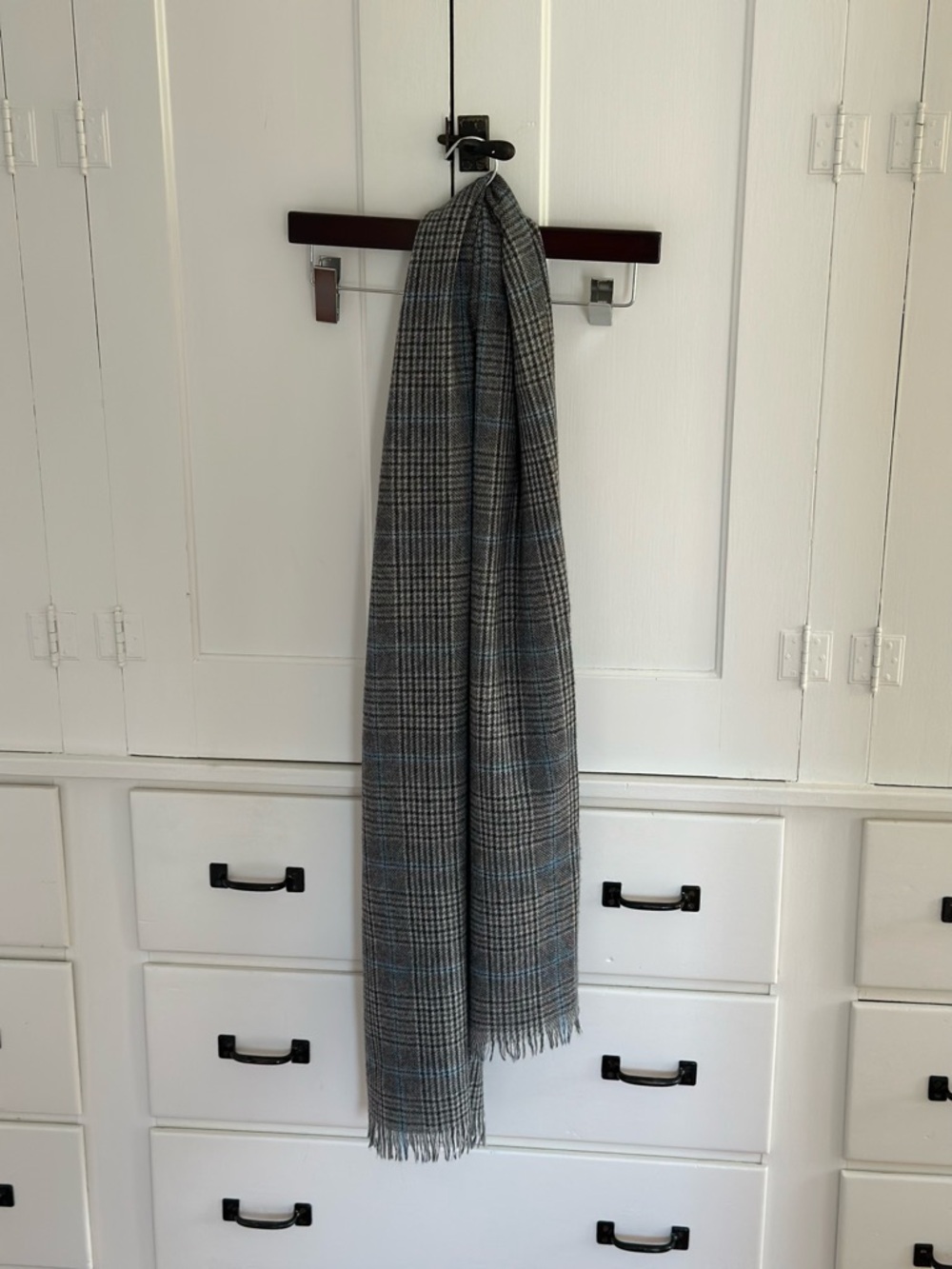 Hickey Freeman Grey Plaid merino Scarf